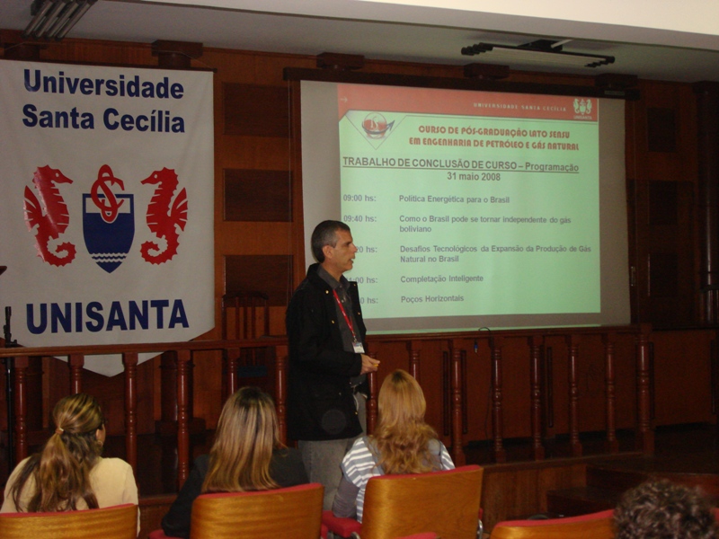 1� Turma de P�s-gradua��o de Engenharia de Petr�leo e G�s Natural - Engenharia Unisanta 47 anos