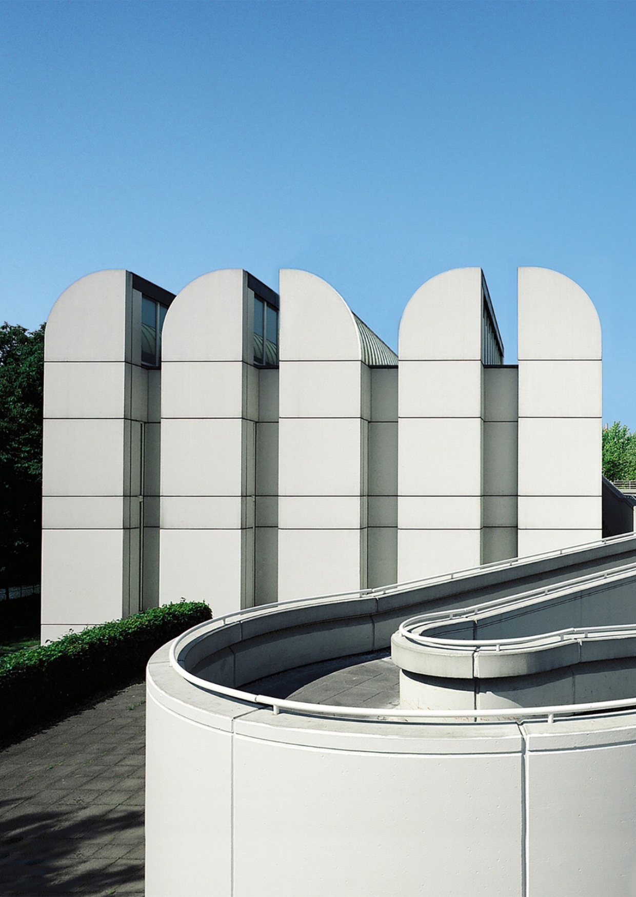 fotografia de um monumento com teto aredondado